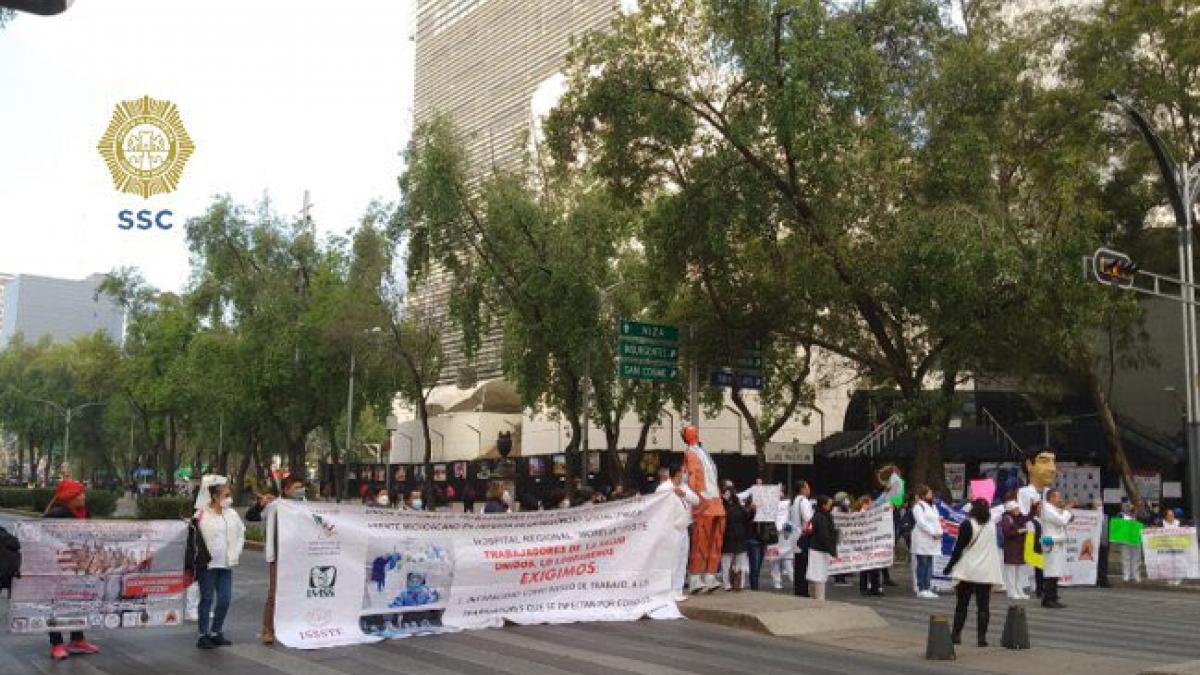 Trabajadores de la salud protestan en Reforma y dialogan con Ssa; esto es lo que piden