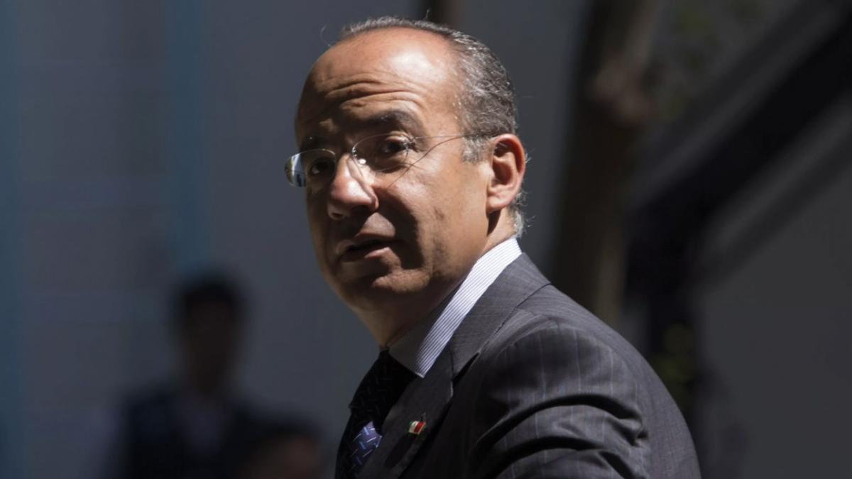 Felipe Calderón celebra concentración a favor del INE a la distancia