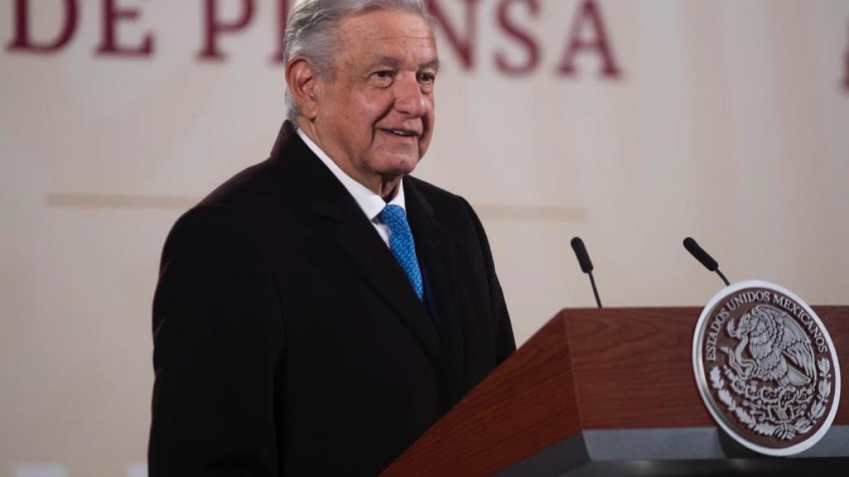 AMLO analiza demandar en EU a abogado de Genaro García Luna por daño moral