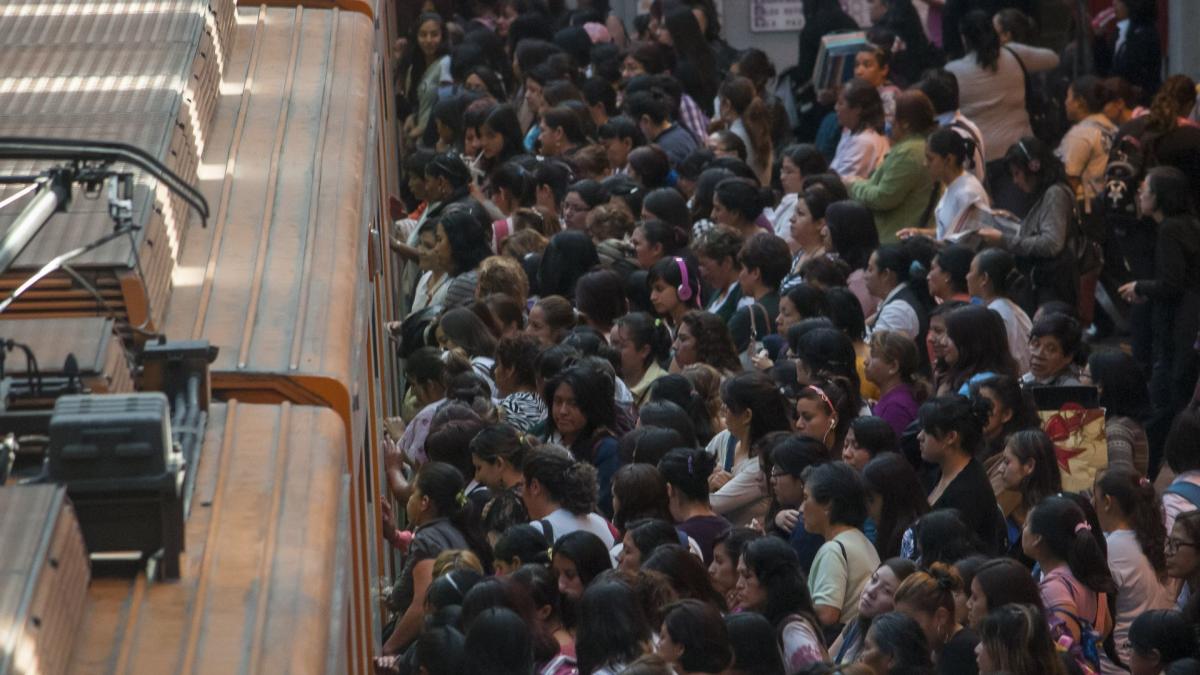 ¿Llegas tarde al trabajo? Así puedes solicitar un justificante por retraso del Metro CDMX