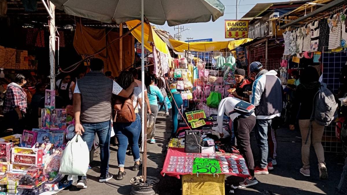 Van contra “chineros”: Policía de CDMX refuerza seguridad en La Merced para inhibir robos