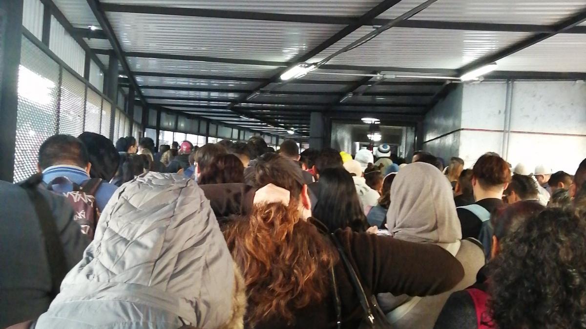 ¿Qué pasa en el Metro CDMX hoy, lunes 20 de febrero? Reportan “caos” y retrasos en Línea 9