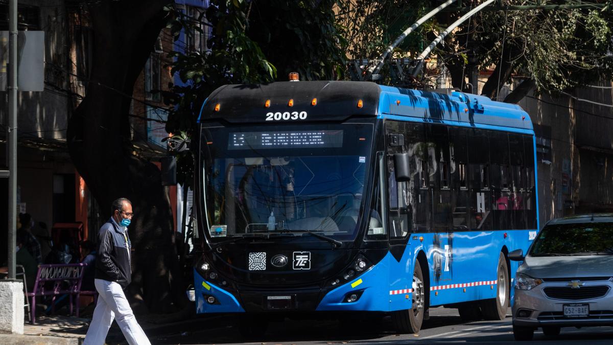 Chocan unidades del Metrobús y Trolebús en Peralvillo; reportan lesionados