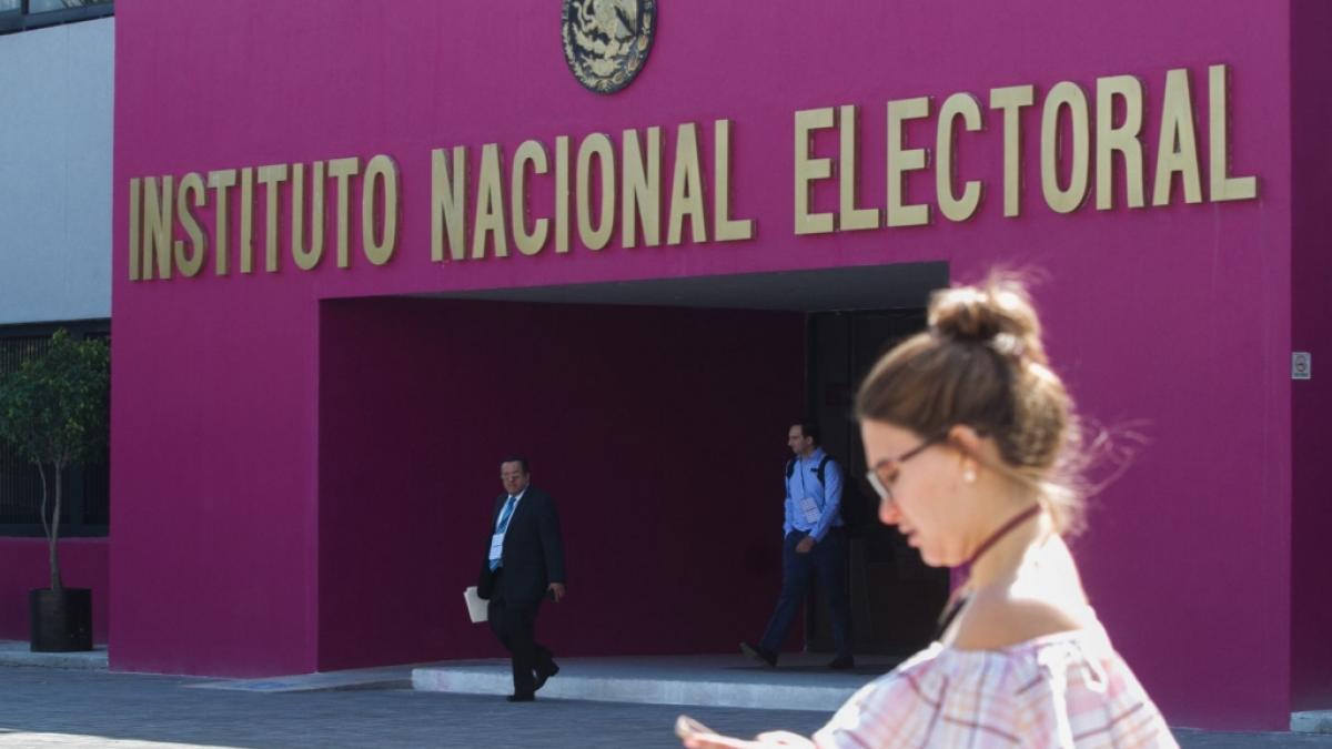 Comité Técnico entrega 4 listas de finalistas para el INE; Alcalde encabeza quinteta para presidenta