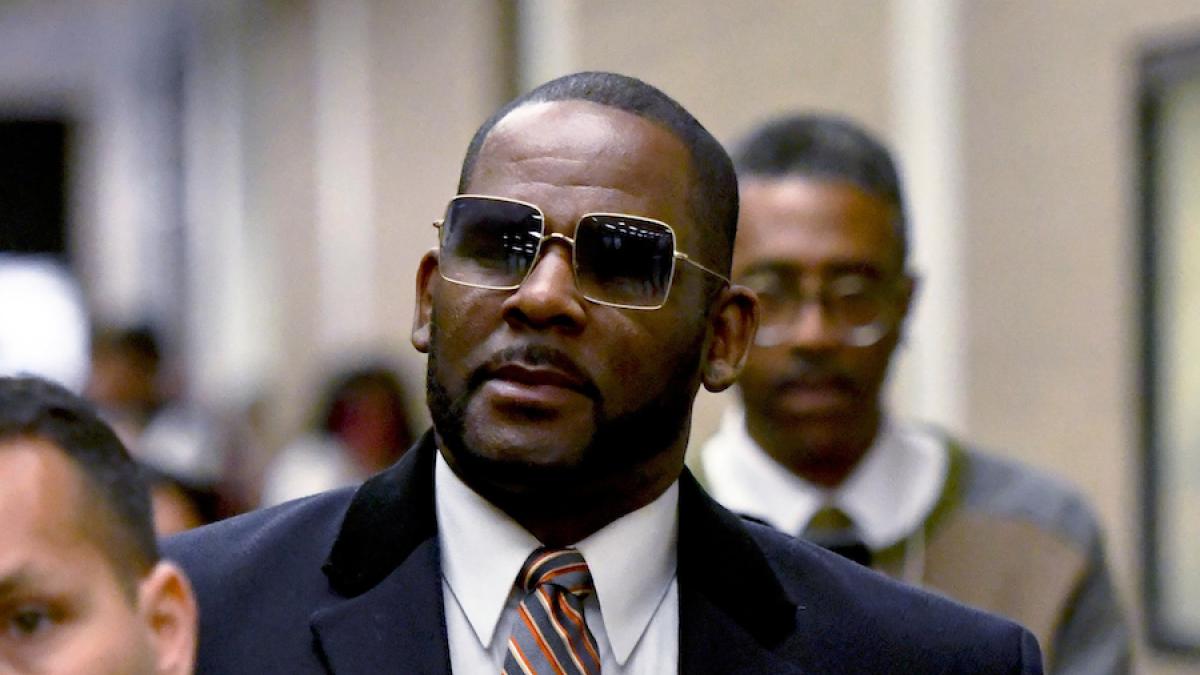 R. Kelly a 20 años de cárcel por pornografía infantil