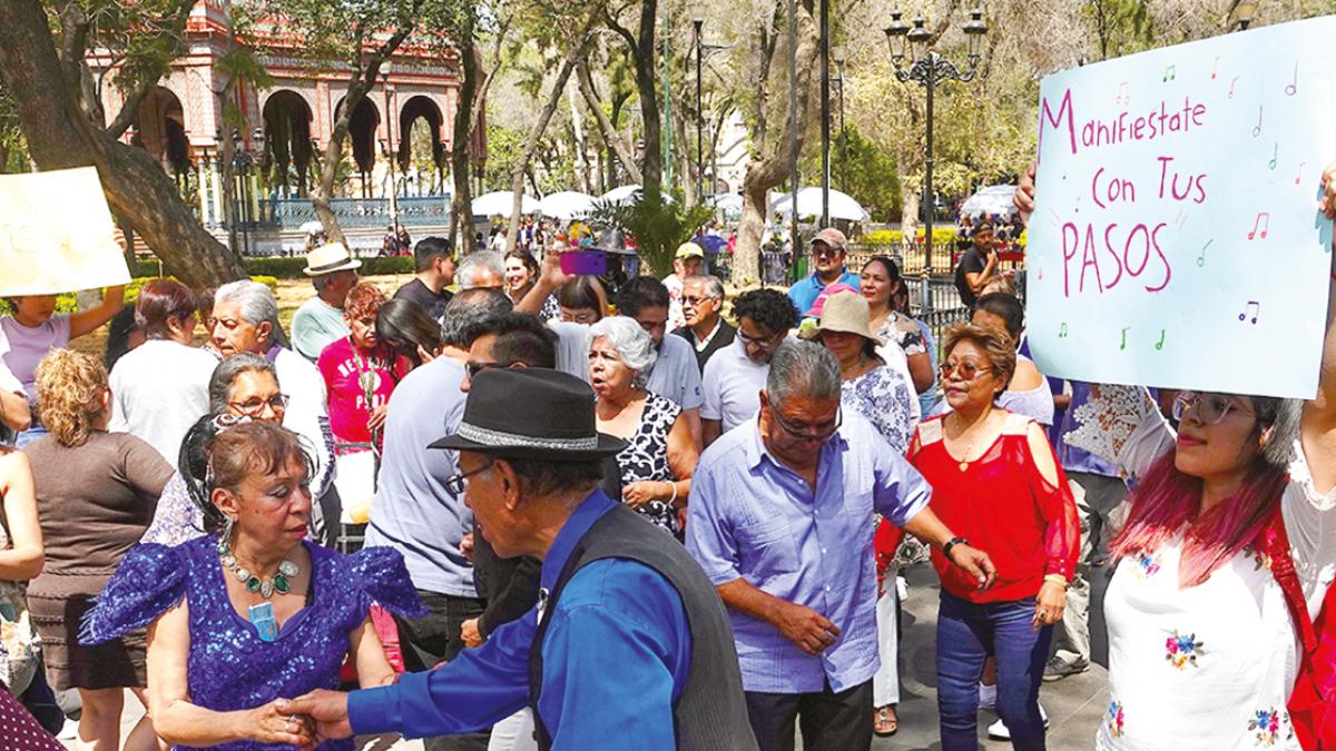 Desafían a alcaldesa: bailan de nuevo en Santa María la Ribera