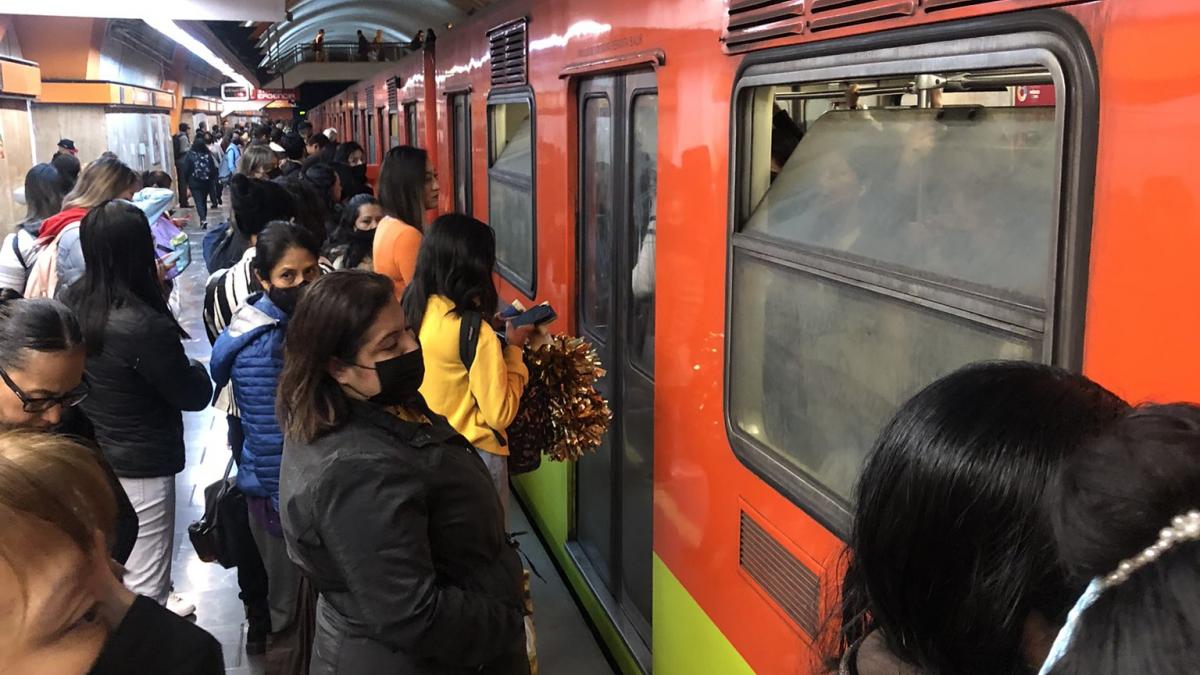 Metro CDMX. Rescatan a persona de vías de Línea 7; reportan retrasos de hasta 20 minutos