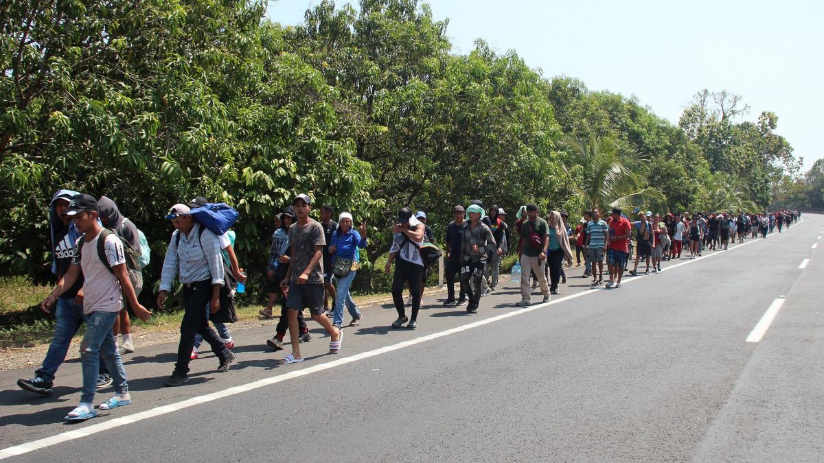 Cambian tono con caravana: dan custodia y puertas abiertas