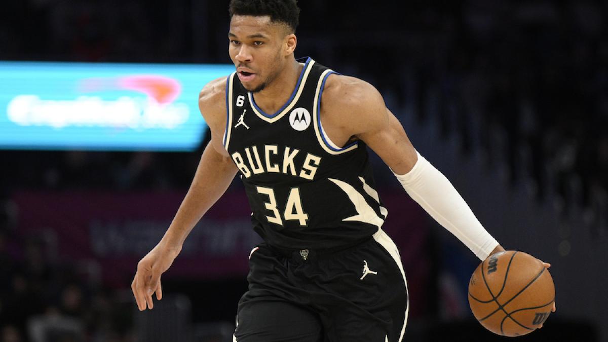 NBA corrige y le quita triple-doble a Giannis