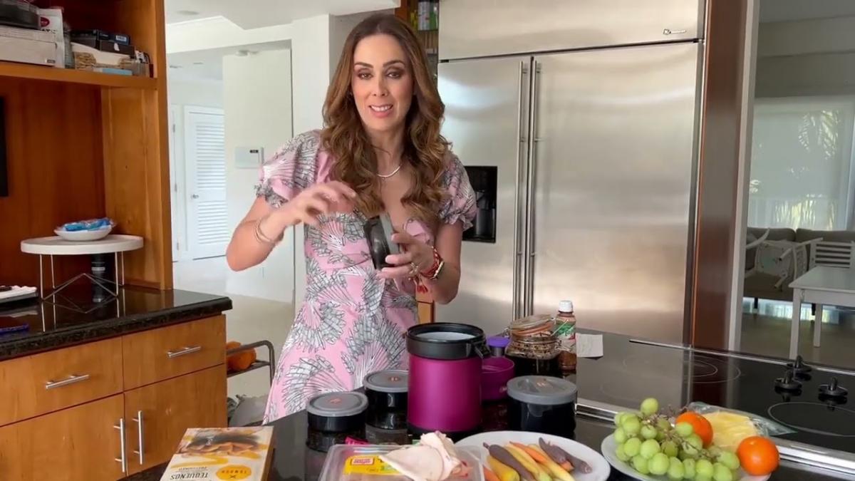 Jacqueline Bracamontes presume cómo le hace el lunch a sus hijas... y se burlan de ella: "lo hacen las nanas"