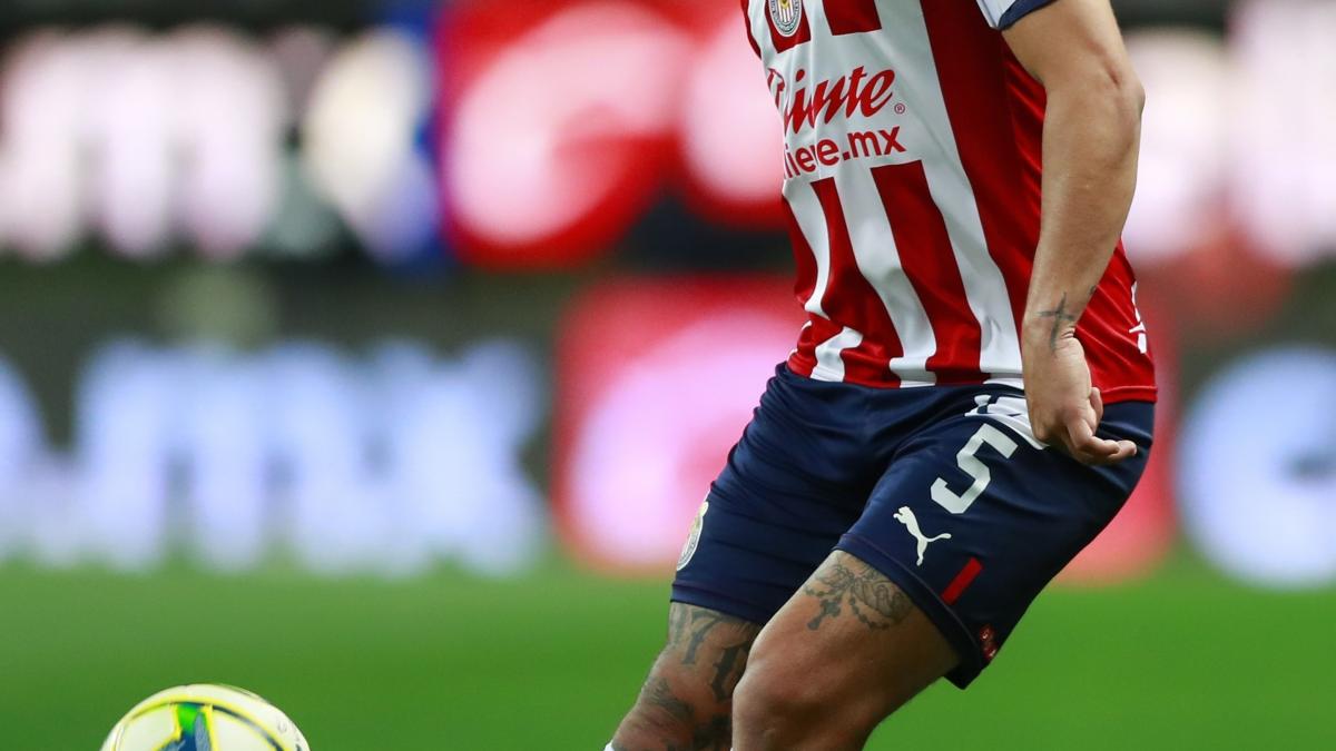 Video | Chivas vs América: Víctor Guzmán es expulsado por insultar al árbitro y se pierde el clásico tapatío