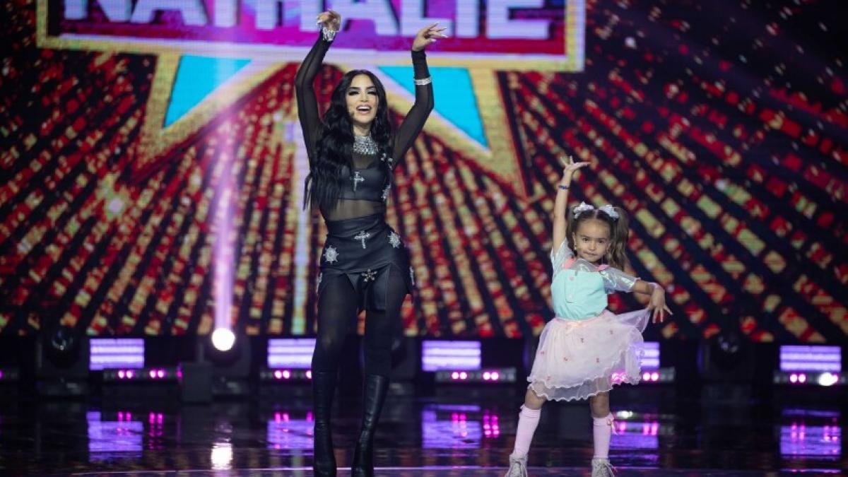 Mi famoso y yo: Kimberly Loaiza es la reina del show; todos los niños querían bailar con ella (VIDEO)