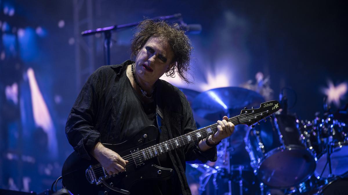 Robert Smith doblega a Ticketmaster; en México piden a bandas alzar la voz