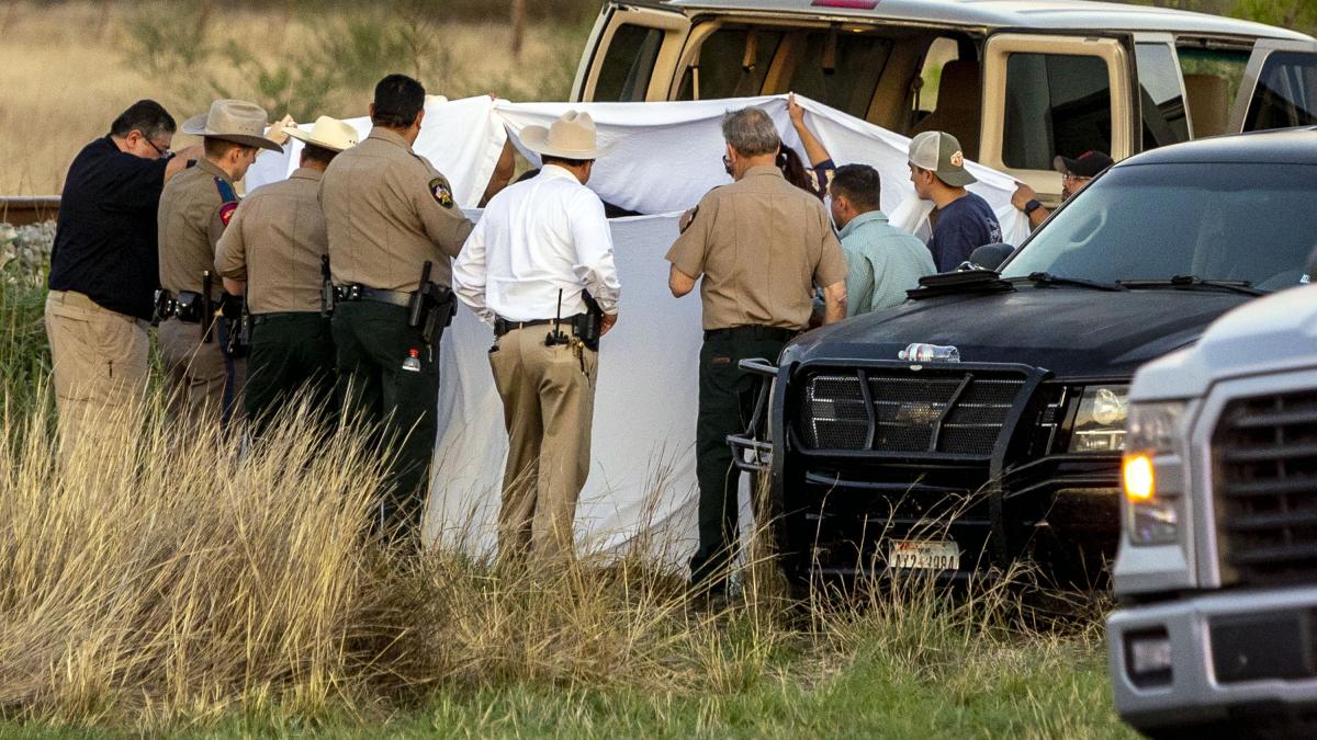 Hallan a migrantes sofocándose en tren; 2 muertos y al menos 10 hospitalizados