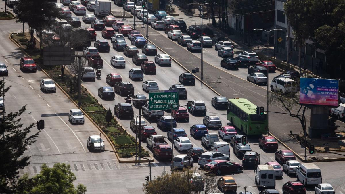 ¿Qué autos no circulan este lunes 27 de marzo por contingencia ambiental?