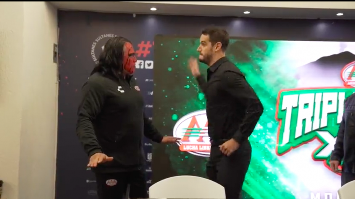 VIDEO: Adrián Marcelo le regresa la cachetada a Chessman y lo humilla en un evento de Triple A