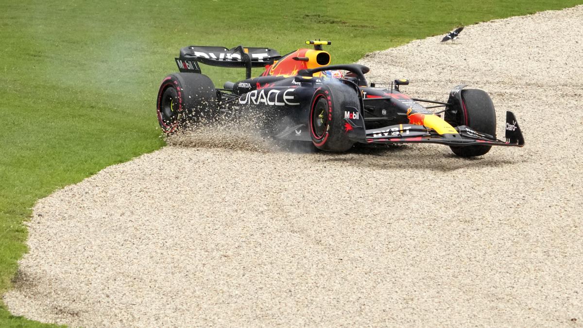 F1: Checo Pérez sufre con los frenos en la P3 del Gran Premio de Australia; ¡Casi choca con Nico Hülkenberg! (VIDEO)