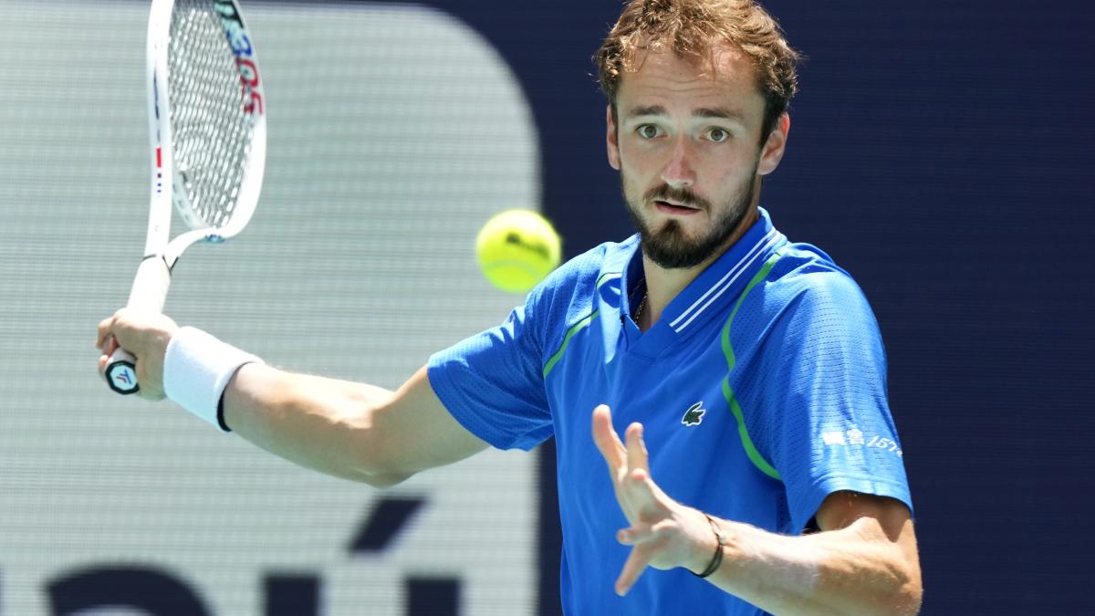 Miami Open: Daniil Medvedev vence a Jannik Sinner y levanta su cuarto título del año (VIDEO)