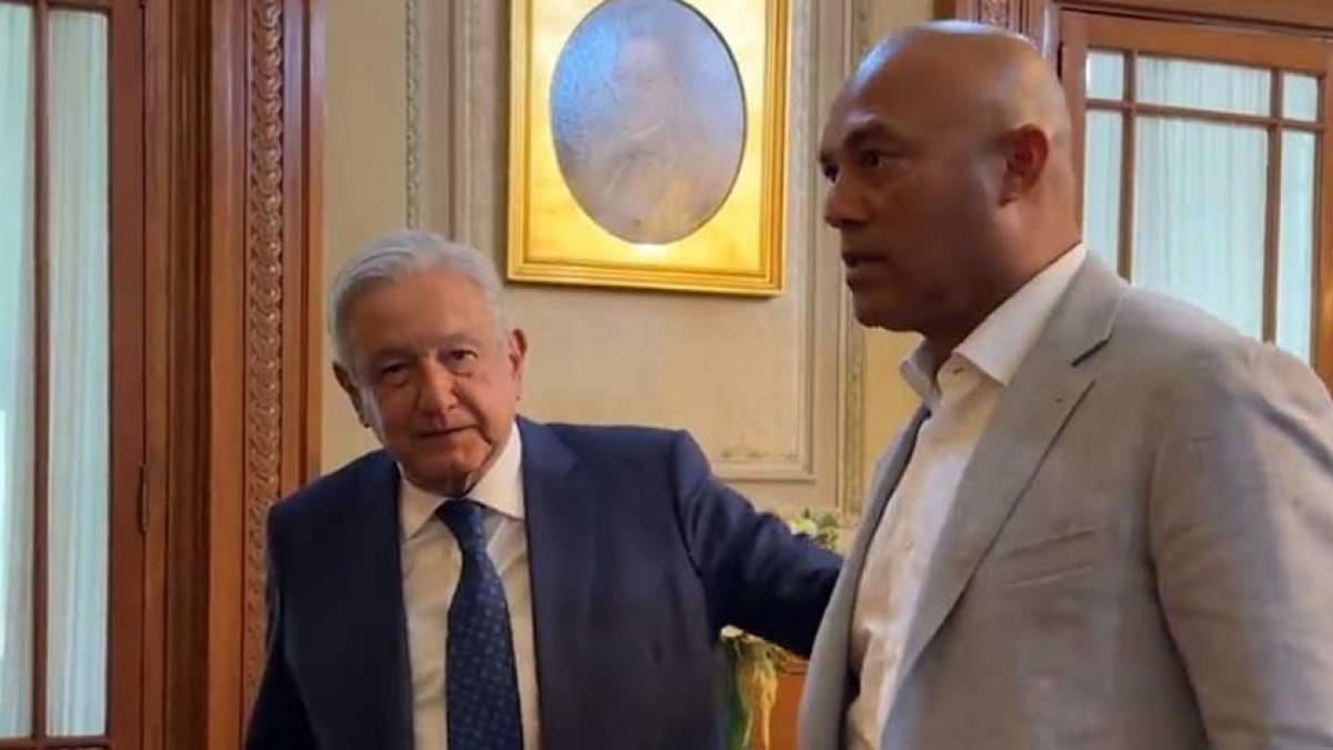 VIDEO. AMLO recibe a Mariano Rivera, expitcher de los Yankees, en Palacio Nacional