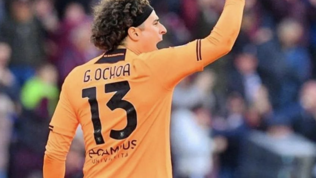 Serie A se rinde ante Memo Ochoa; allá sí lo valoran y él se deja consentir