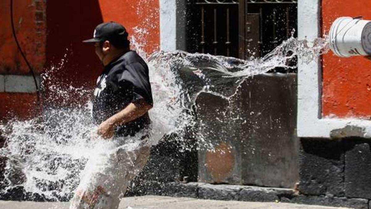 Claudia Sheinbaum llama a cuidar el agua en Sábado de Gloria; 'no la riegues', señala