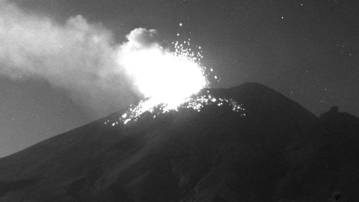 VIDEO. Volcán Popocatépetl registra nueva explosión la madrugada de este domingo