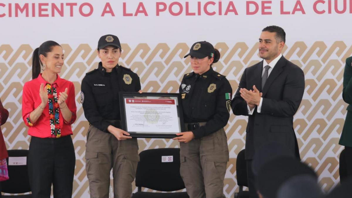 Reconocen a mando y a rasos de la Policía de la Ciudad de México