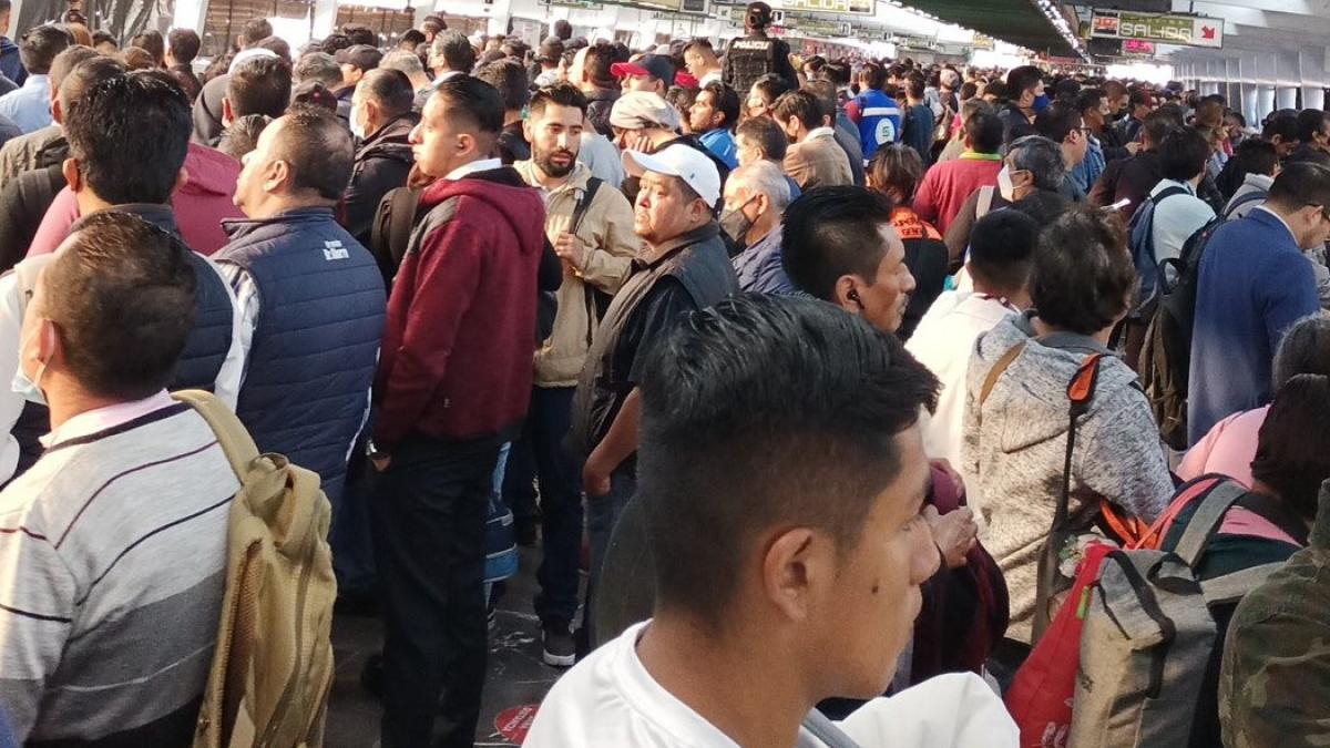 Metro CDMX. ¿Cómo está hoy, martes 18 de abril? Reportan “caos” en Línea 8, 9 y 3