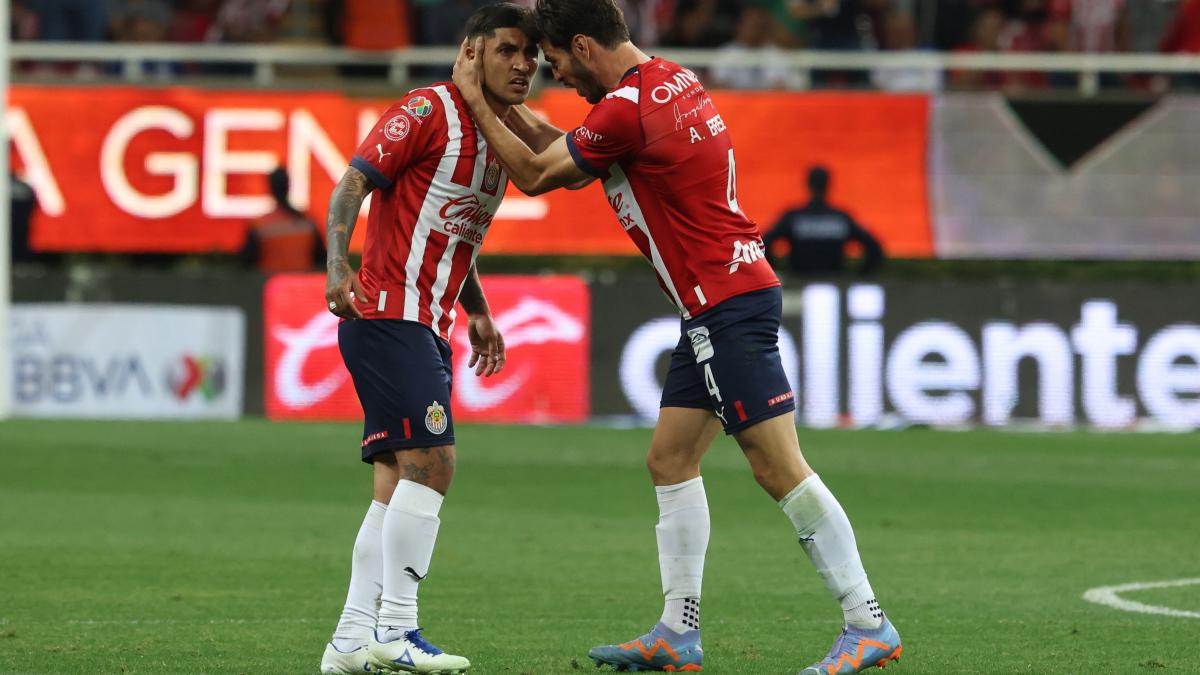 VIDEO | Chivas: Víctor Guzmán y Antonio Briseño ¿pelean? al final del partido ante Cruz Azul