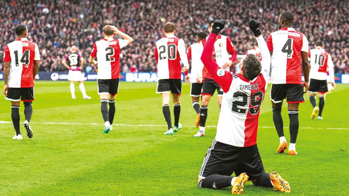 Giménez iguala inicio goleador de García y Chicharito en Europa