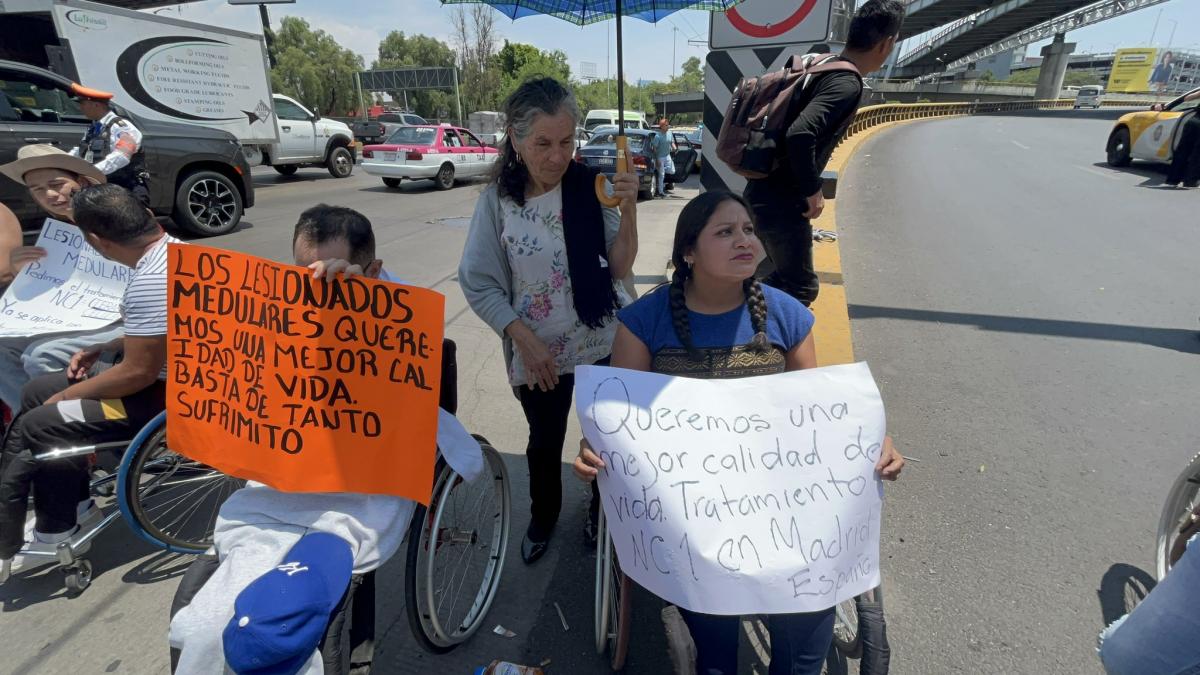 Bloquean acceso a Terminal 1 del AICM; exigen autorización de tratamientos