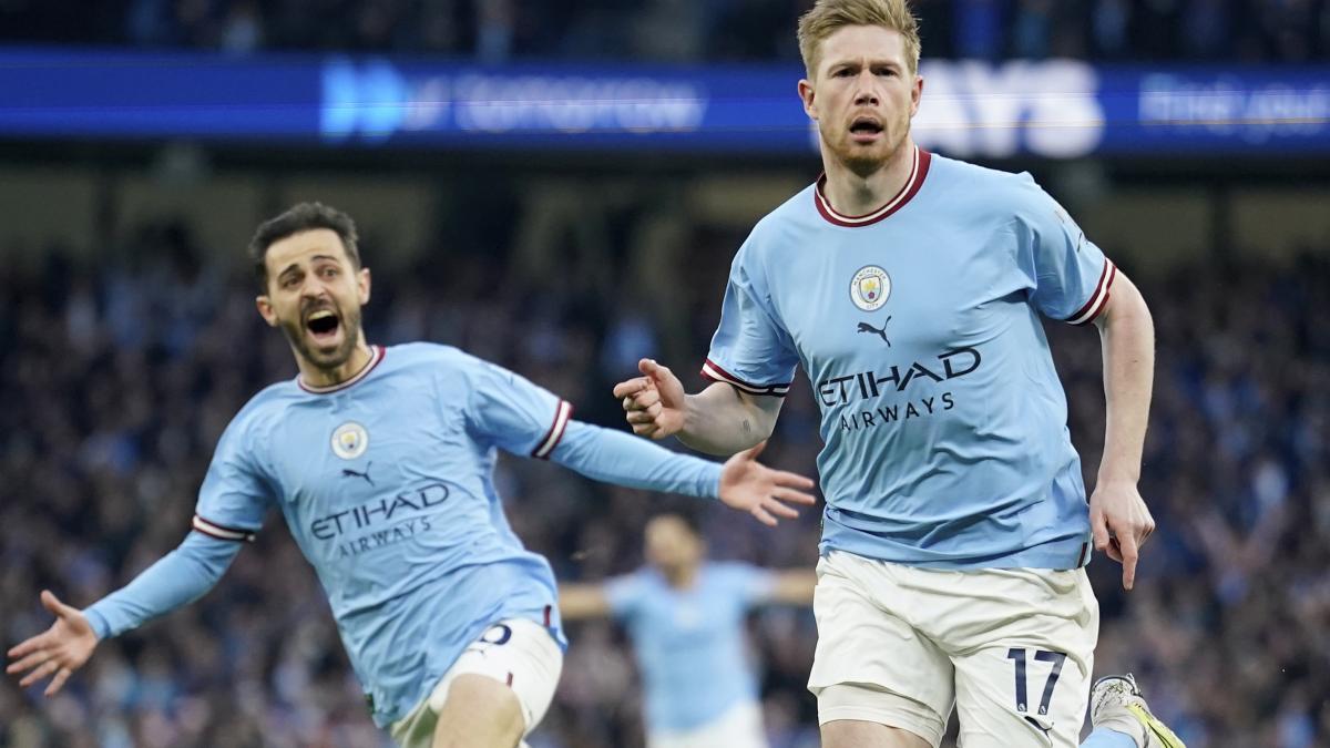 Manchester City golea 4-1 al Arsenal y presiona la lucha por el título de la Premier League (VIDEO)