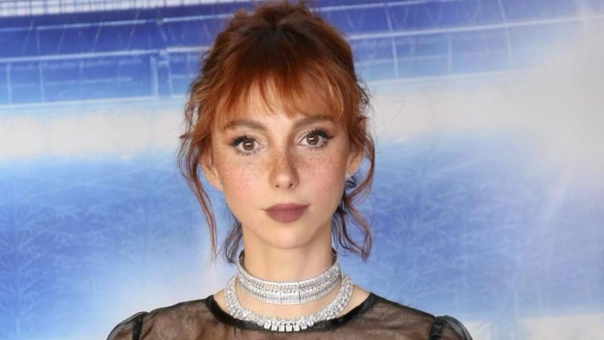 FOTOS. Tunden a Natalia Téllez por su 'feo' vestido en alfombra roja: 'parece bolsa de basura'