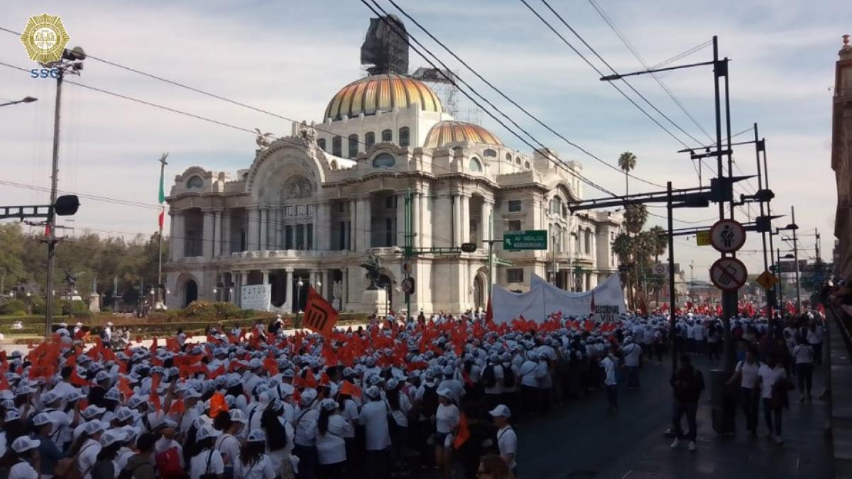 Marcha Día Internacional del Trabajo. Exigen mejores condiciones y desaparición de la UMA