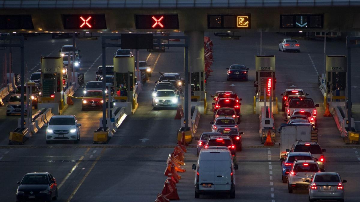 Reportan autopista México-Cuernavaca a vuelta de rueda en la zona de Tres Marías