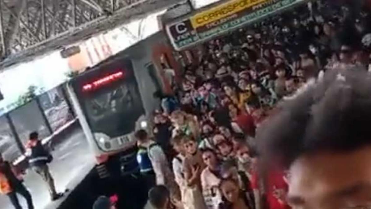 Metro. Realizan maniobras en Línea 2 por una persona que se arrojó al paso del tren