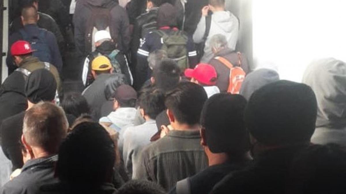 Metro CDMX. ¿Qué está pasando en la Línea 9? Reportan ‘caos’ y ‘portazo’