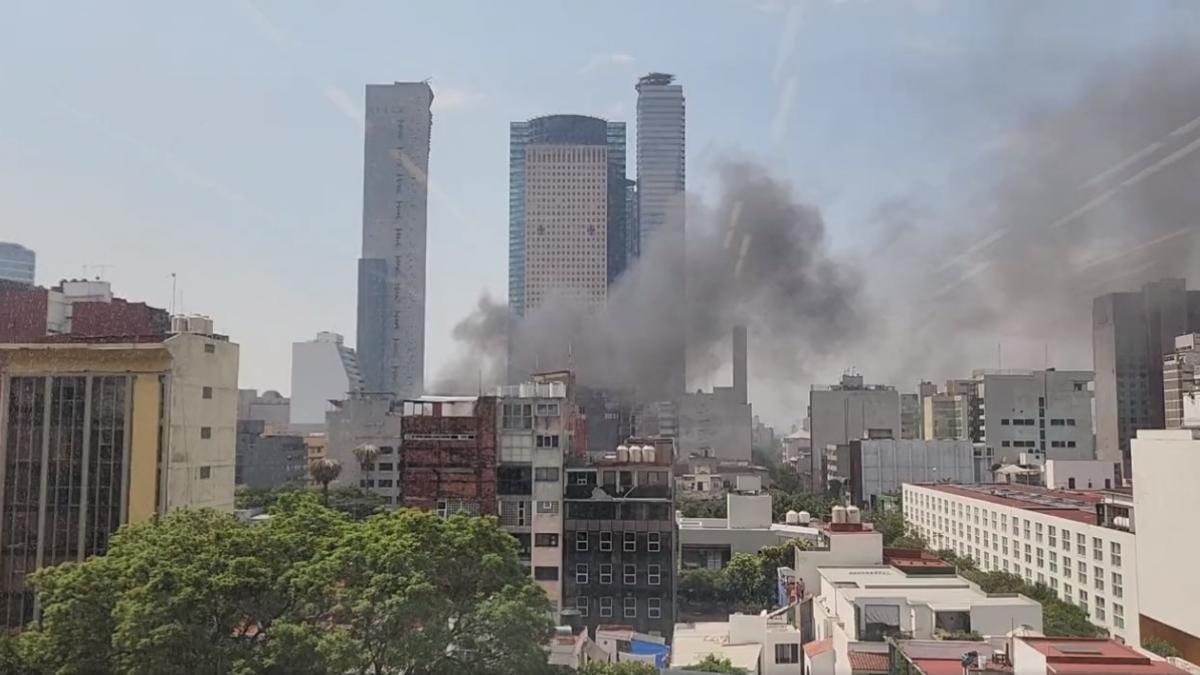 Reportan incendio en edificio de la Miguel Hidalgo; hay 4 personas intoxicadas (VIDEO)