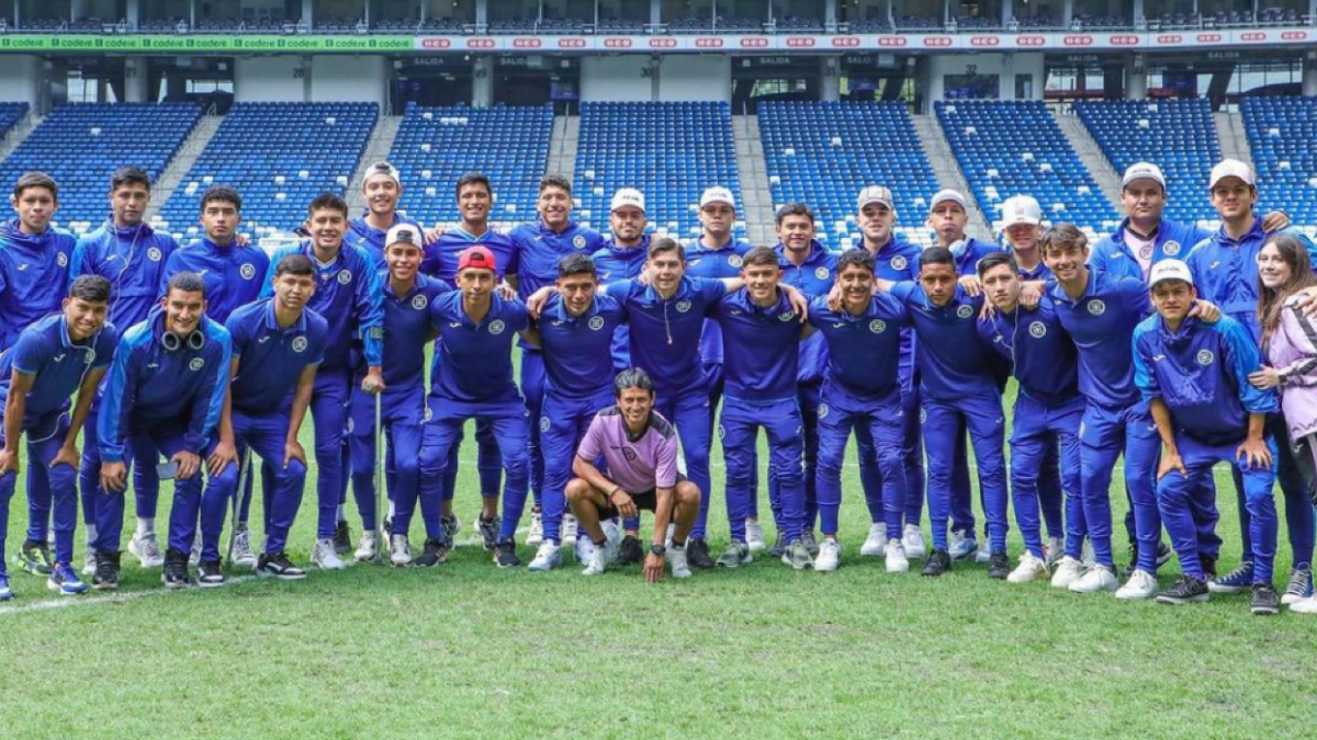 Cruz Azul: Futbolista fue sancionado por lanzarle una botella al árbitro y el castigo es radical (VIDEO)