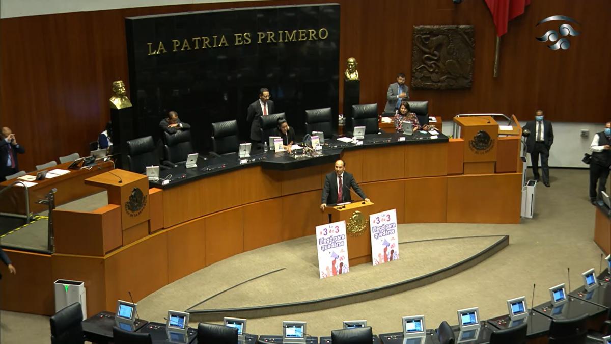 Morena insiste en voto popular para ministros