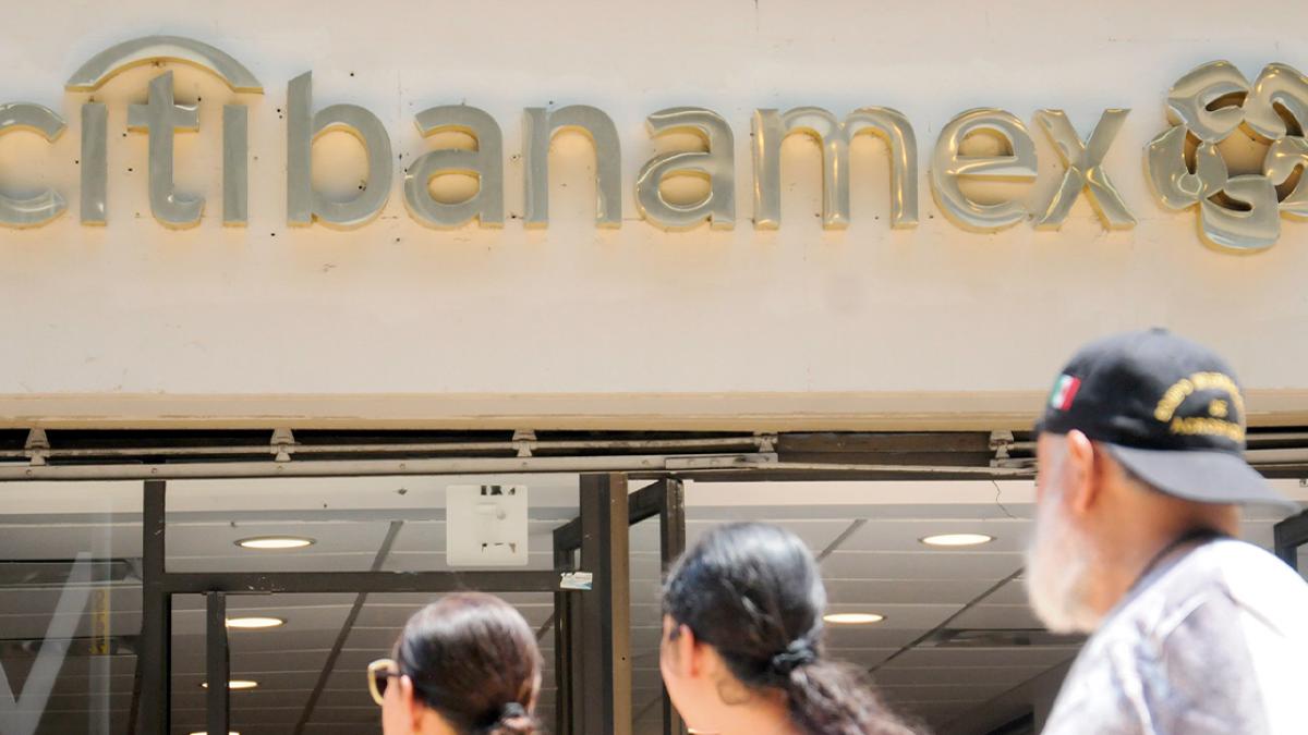 Aun en Bolsa, paga impuestos venta de Banamex