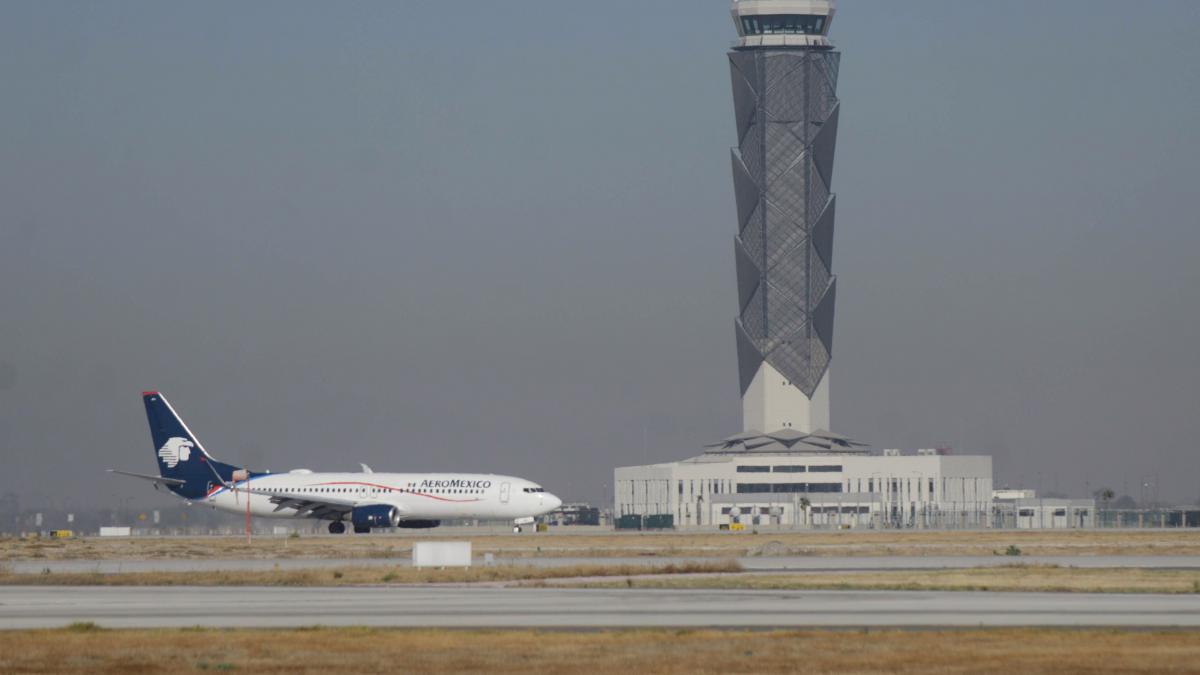 Exhorta AMLO a aerolíneas a trasladar operaciones al AIFA