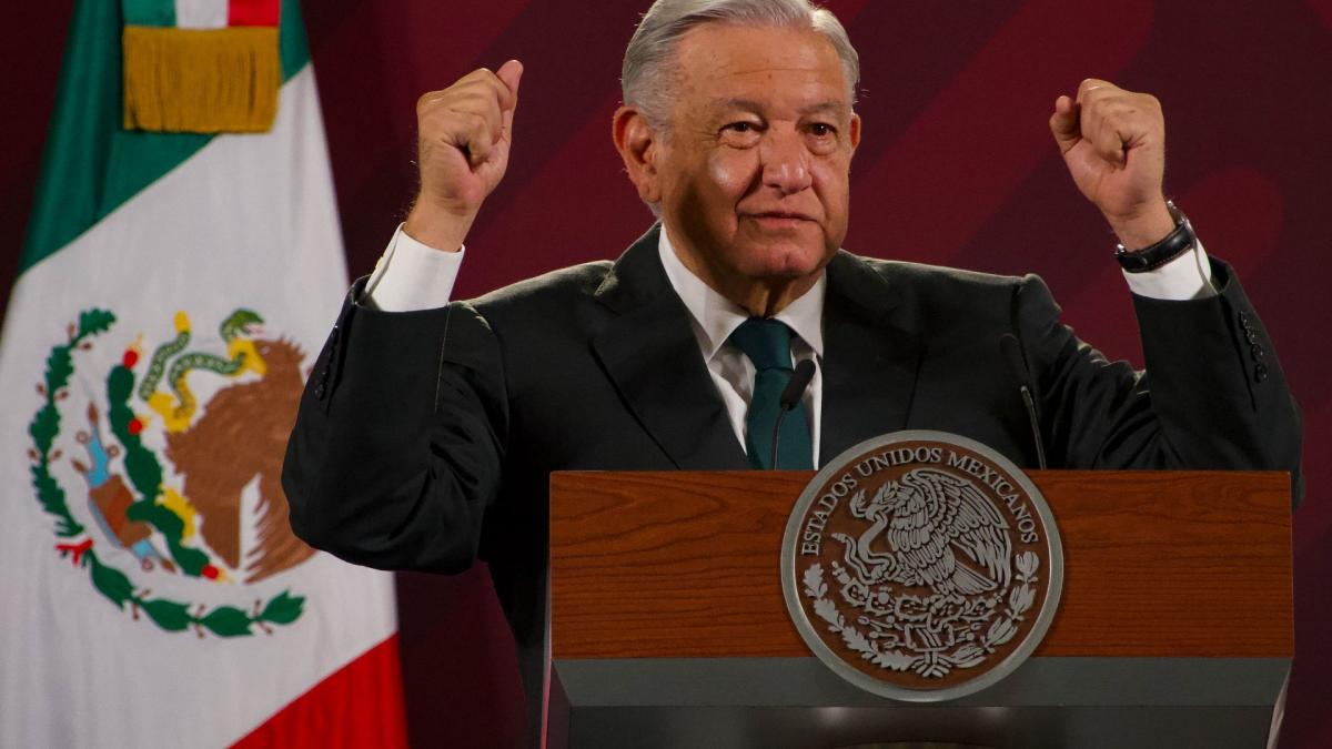 AMLO felicita a Manolo Jiménez y Delfina Gómez por triunfos en Coahuila y Edomex