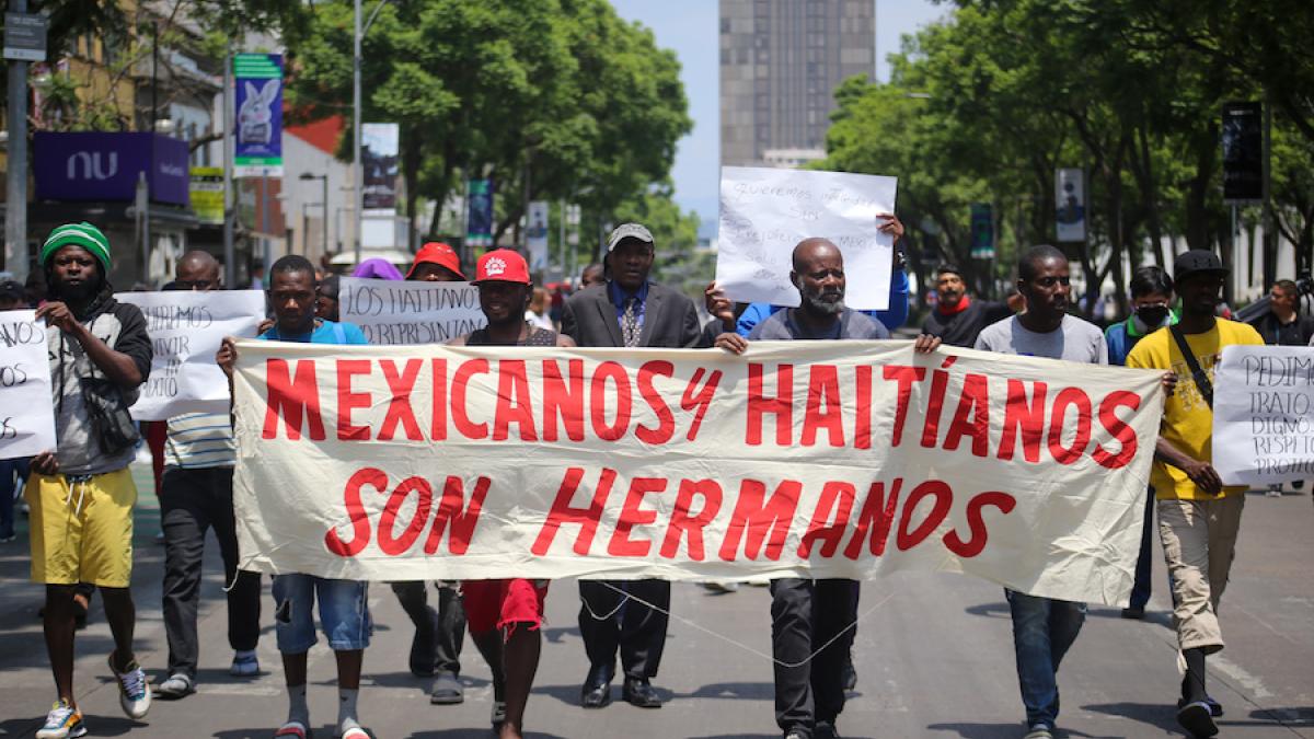 Con marcha, haitianos exigen trato humanitario