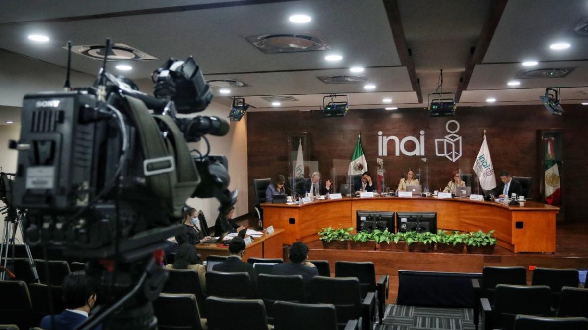 Aún sin comisionados del Inai; Morena en Senado logra parar convocatoria a extraordinario