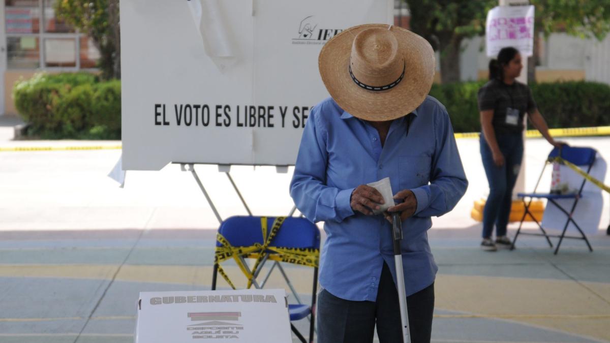 Inicia cómputo distrital; el IEEM recuenta paquetes