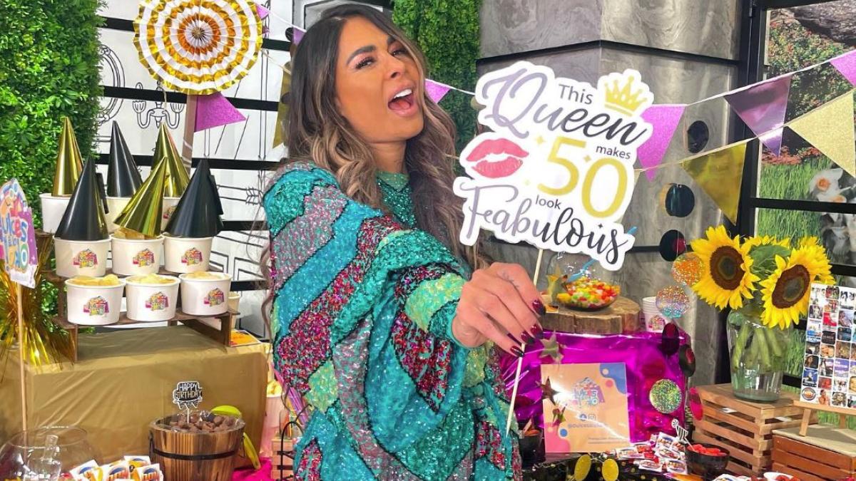 VIDEO. Galilea Montijo se tatúa el brazo en Hoy para celebrar su cumpleaños 50; así le quedó