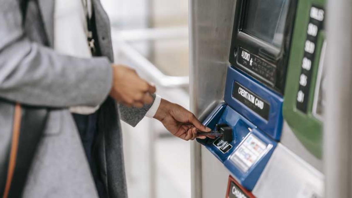 ¿Por qué no te conviene aceptar los préstamos de un cajero automático?