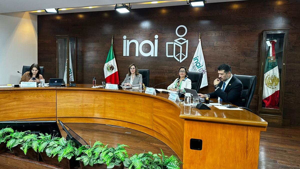 INAI vuelve a sesionar sin quórum completo por orden de juez