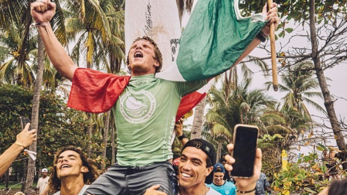 París 2024: Alan Cleland es el primer surfista mexicano en calificar a unos Juegos Olímpicos